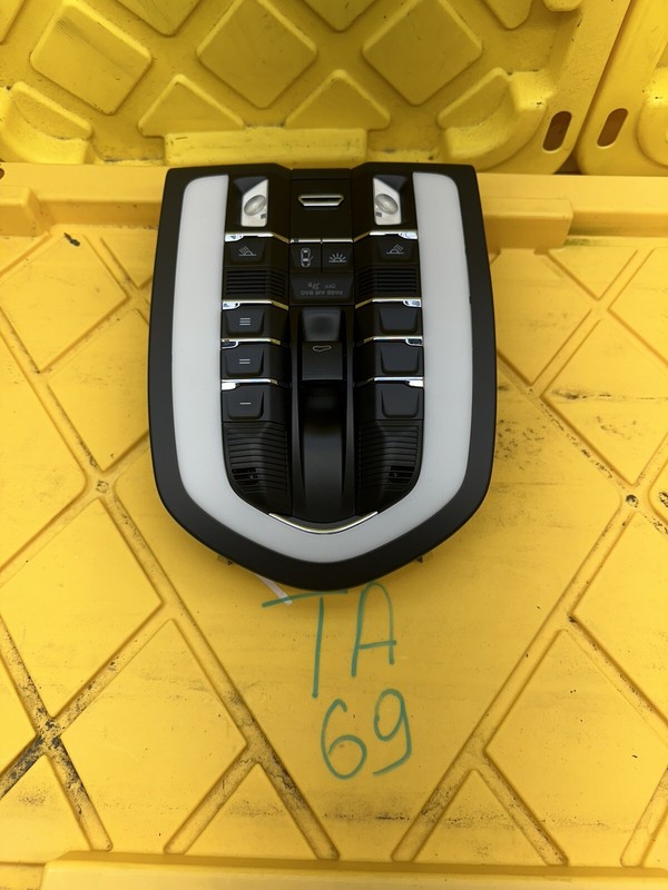 2011-2018 OEM Porsche Cayenne 958 Overhead Console Reading Dome Light Panel