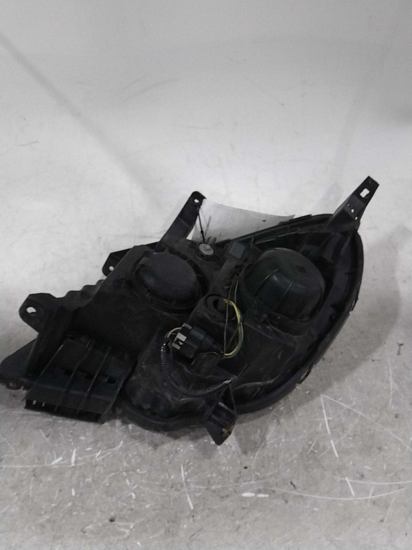 2011 Chevrolet Equinox Right Blue Headlight Assembly OEM 490642 166K Miles