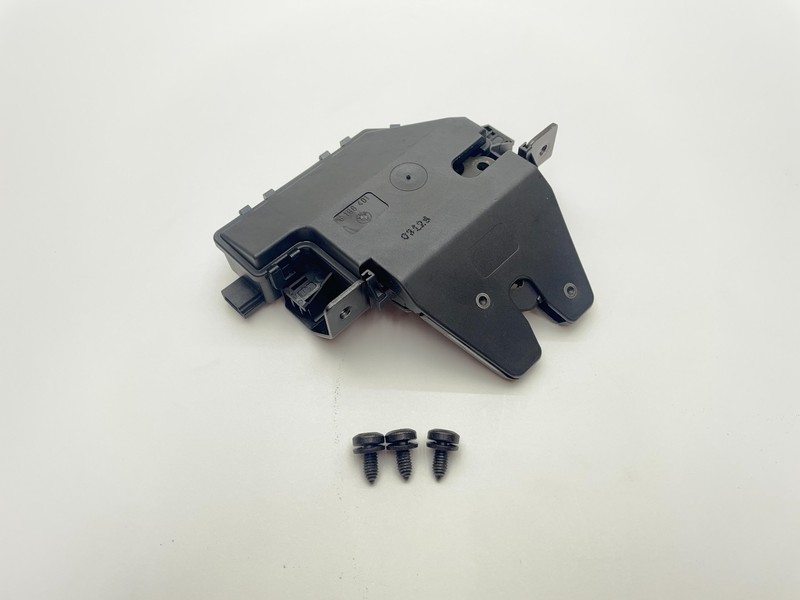2001-2006 BMW E46 325i 330i Rear Trunk Lid Lock Latch 8196401 OEM KW781
