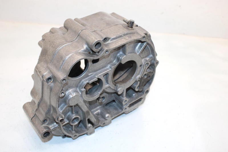 86 Honda FourtraxTrx125 A Oem Crankcase 11100-VM6-680 11200-VM6-000 AH7