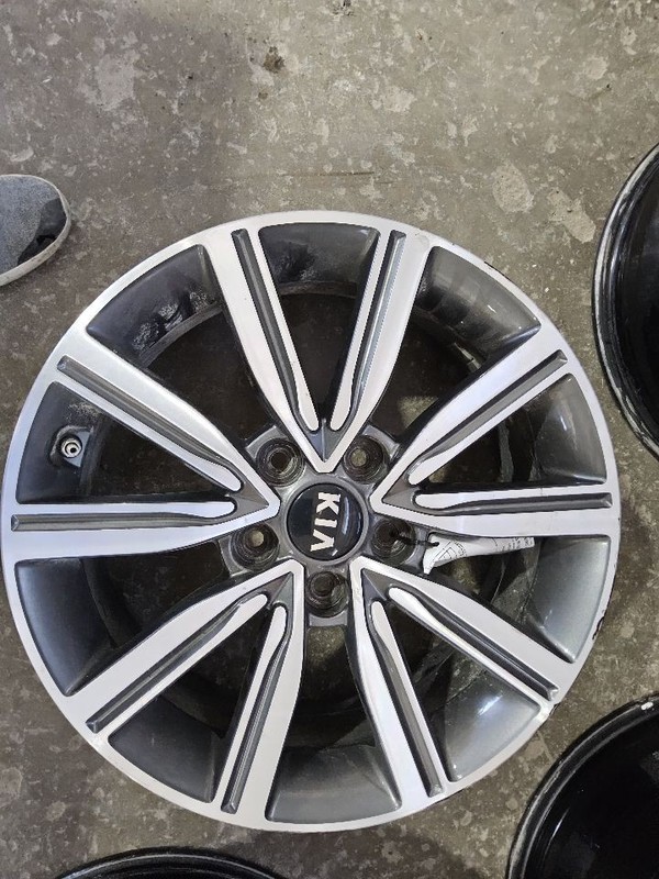 2019 Kia Optima Wheel Rim 17x7 Alloy 10 Spoke Machined Face