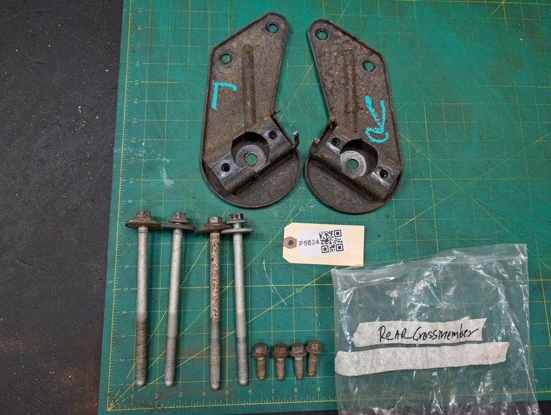 Rear Crossmember Brackets + Bolts Set 2012 Jaguar XF 2011 2013 2014 2015