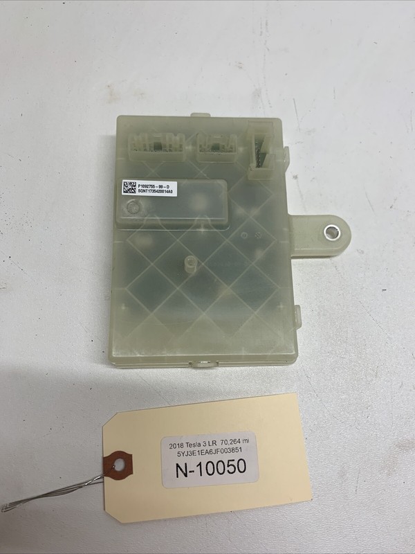 17-23 Tesla Model 3 Charge Port ECU Computer Unit Module 1092755-99-D 10050 B135