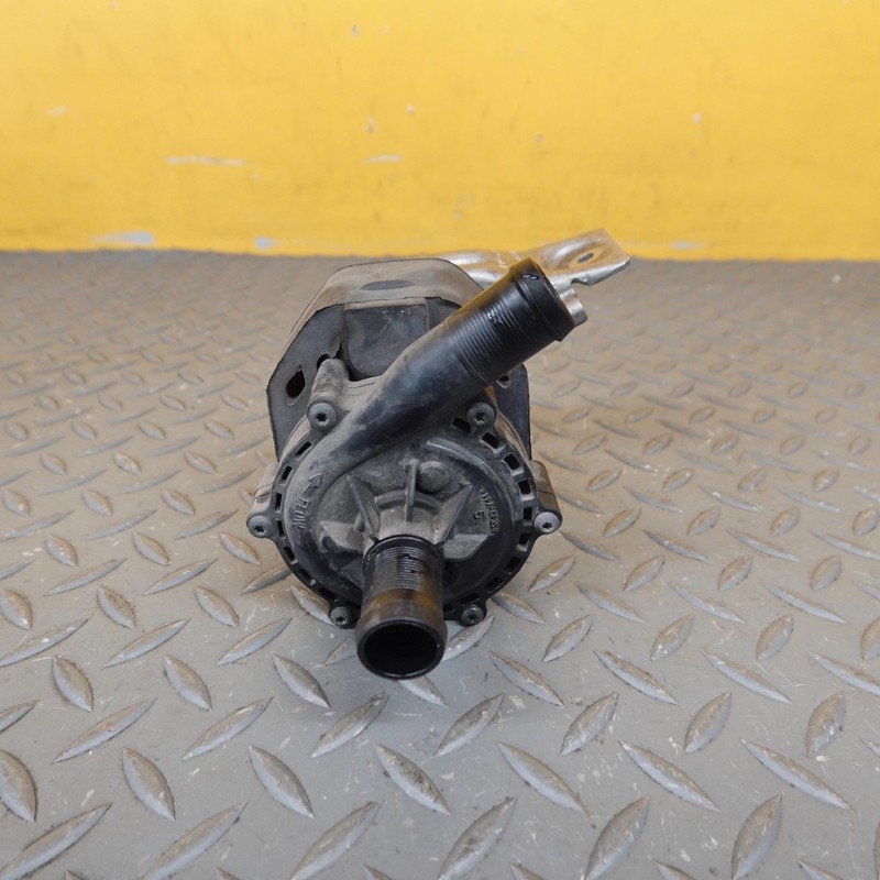 2016-2020 TESLA MODEL X COOLING SYSTEM AUXILIARY COOLANT WATER PUMP 1027549-00-D