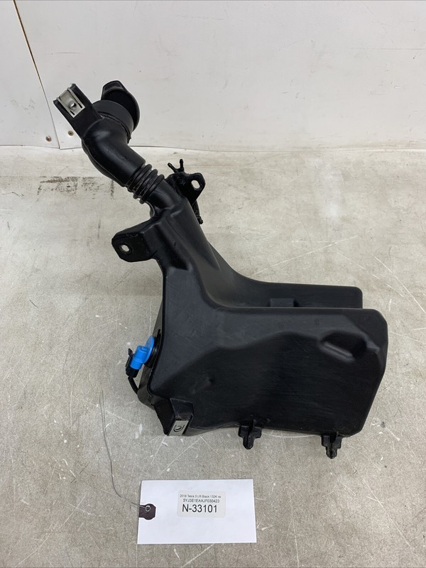 17-22 TESLA MODEL 3 WINDSHIELD WIPER WASHER RESERVOIR TANK 1090850-00F 33101 S24