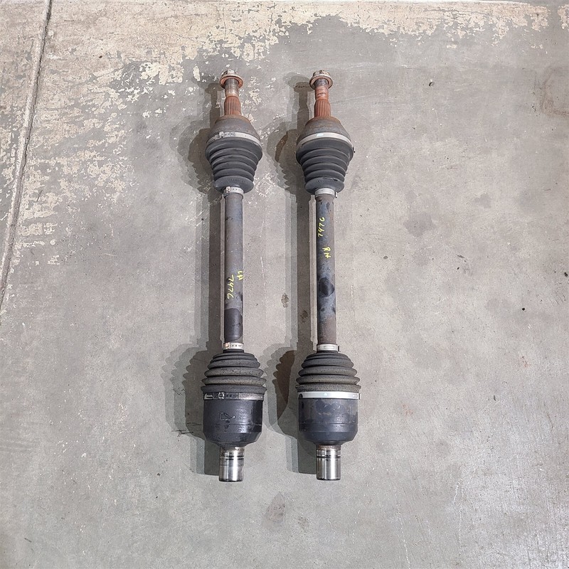97-04 Corvette C5 Rear Axles Shafts Cv Joints Set Axle Pair Aa7476