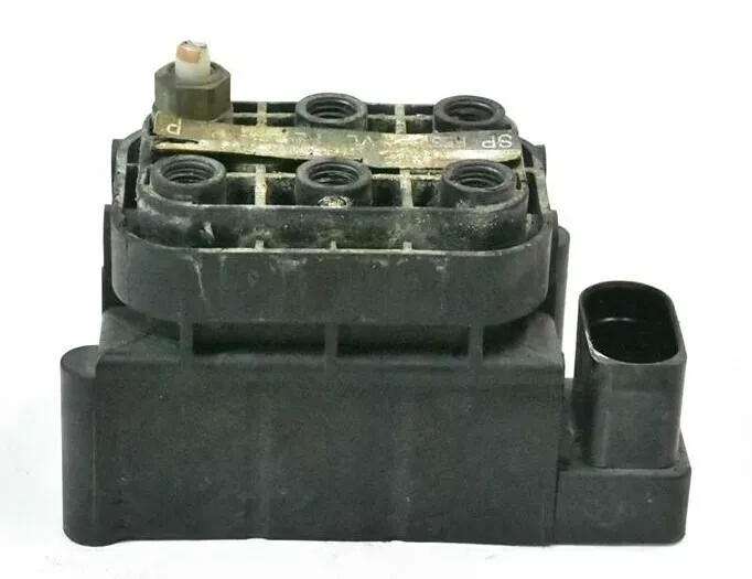 06-20 Mercedes W164 ML63 GL500 Airmatic Air Pneumatic Suspension Valve Block OEM