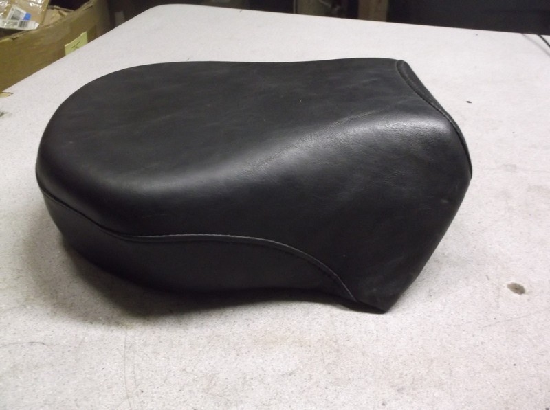 Harley Davidson 76130420 Black Rear Seat *FREE SHIPPING*