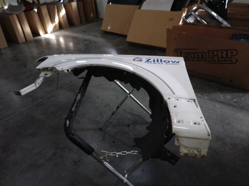 2010 Ford Expedition Left Fender White Good Condition 4DR SUV 32815