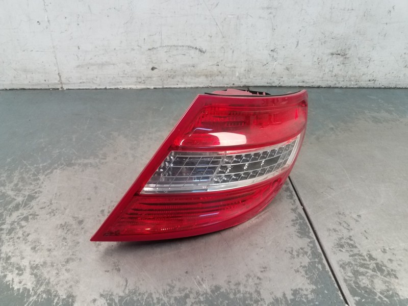 2009 Mercedes AMG C 63 Right Passenger Tail Light #72909 X5