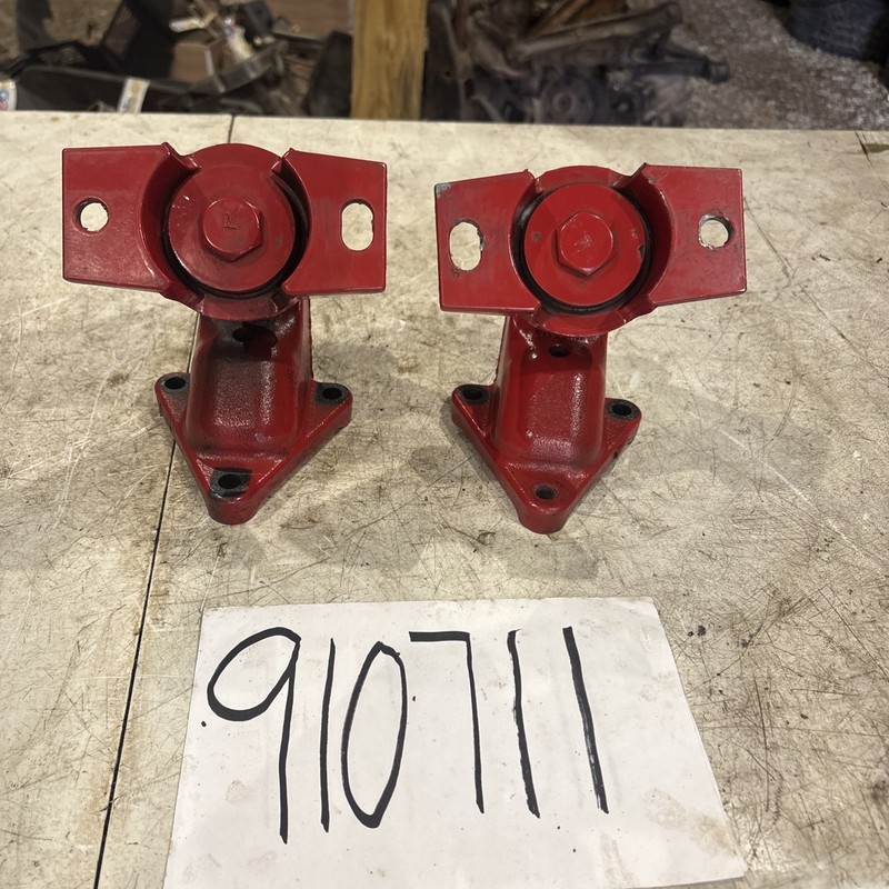 Volvo Penta GXISX-M DP-SM V6 V8 Front Engine Mounts Brackets Great Condition