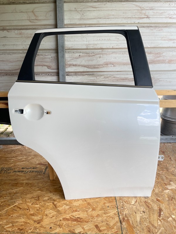 2011 - 2017 Mitsubishi Outlander Pass RH Right Rear Power Door Shell OEM