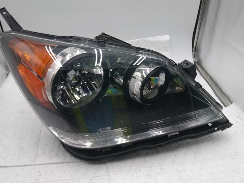 2010 Honda Odyssey Right Headlight Assembly Silver OEM 529514 Used 150K