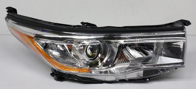 OEM Right Passenger Side Halogen Headlamp For Toyota Highlander 81110-0E180