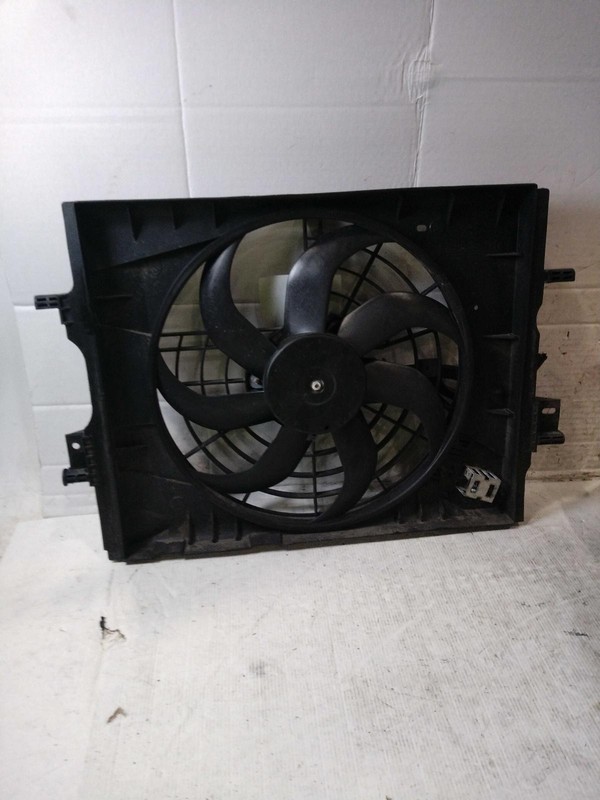 2018 Nissan Kicks Engine Cooling Fan Motor OEM Silver 46000 Miles Small Crack
