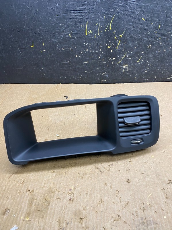 2011-2018 Volvo S60 Radio Air Vent Bezel Panel Trim Oem Z4350 DG