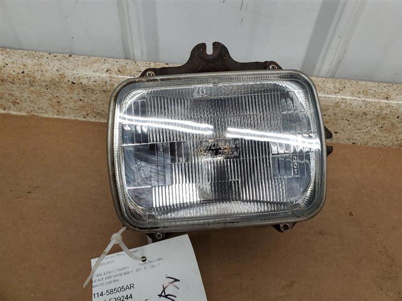 Passenger Headlight Sealed Beam Chrome Fits 89-95 TOYOTA PICKUP 276843