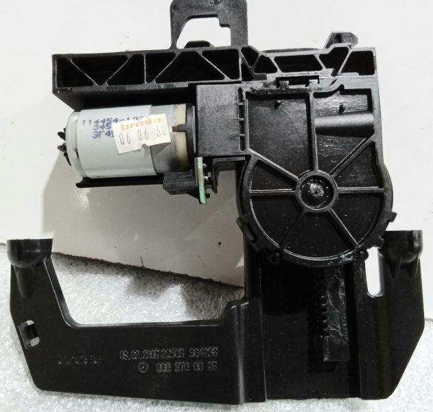 2003-2009 Mercedes W211 E320 E350 E500 Front Seat Headrest Motor 2109700026