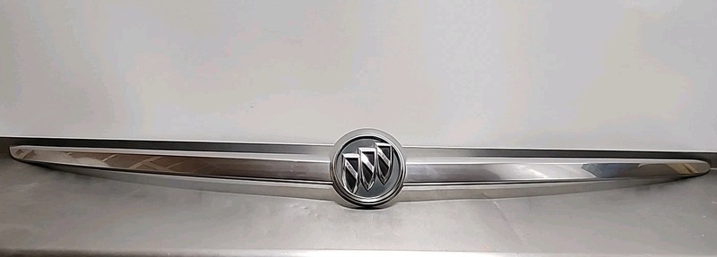 2016 Thru 2019 BUICK CASCADA REAR TRUNK LID TRIM MOLDINGOEM Emblem Chrome