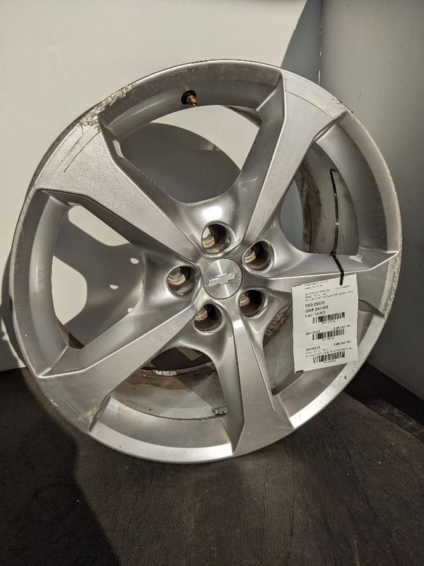 Wheel 20x8 Front 5 Silver Flared Spoke Opt R42 Fits 14-15 CAMARO 1130122