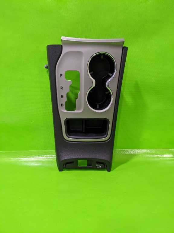12 13 GRAND CHEROKEE CONSOLE SHIFT BEZEL CUPHOLDER OEM 4370-12