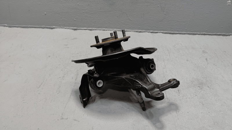 TOYOTA CAMRY SE XSE FWD REAR DRIVER SIDE SPINDLE KNUCKLE HUB OEM 2018 - 2024