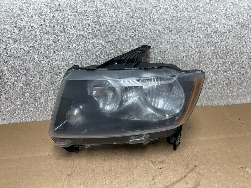 2011 to 2013 Jeep Grand Cherokee Halogen Left Driver Lh Headlight Oem Y8898 DW