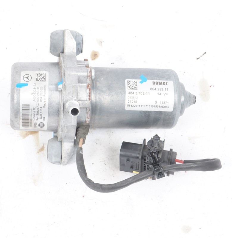 14-17 Mercedes S550 W222 Vacuum Brake Booster A0004303432 OEM