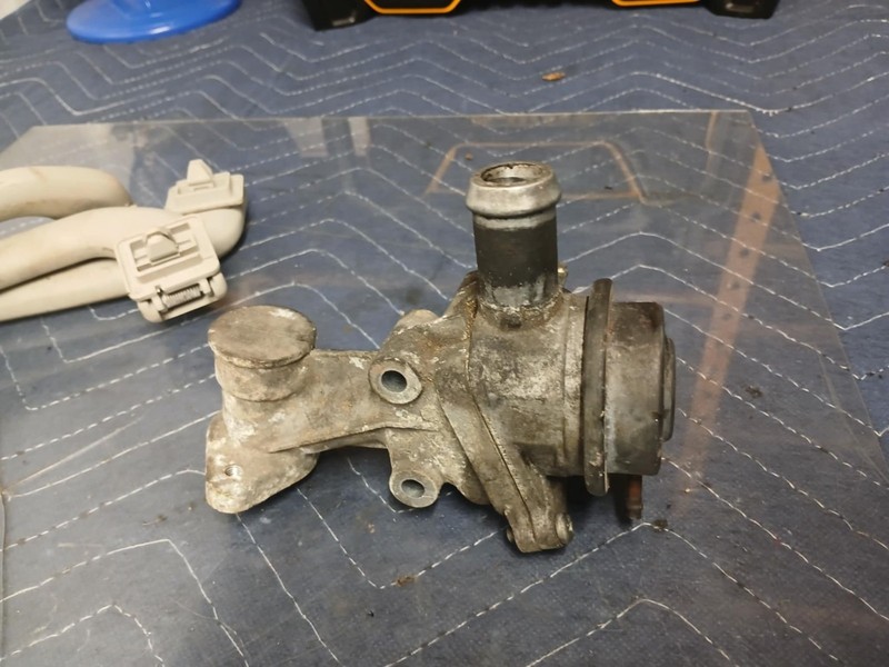 05-15 Mercedes W203 C230 CLK350 CL550 Left Air Pump Check Valve EGR Emission OEM