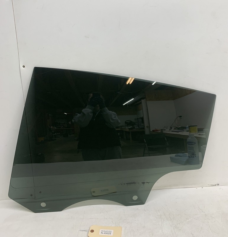 2026 Tesla Model Y Rear Passenger Side Door Window Glass LH 43R-0123040 45025 S1