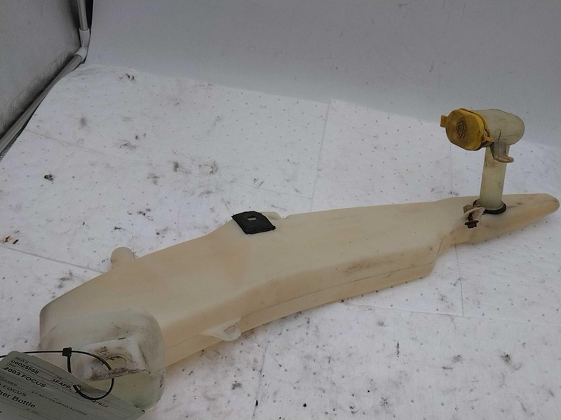 2003 Ford Focus Washer Fluid Reservoir OEM 3S4Z17618BB, 140K Miles
