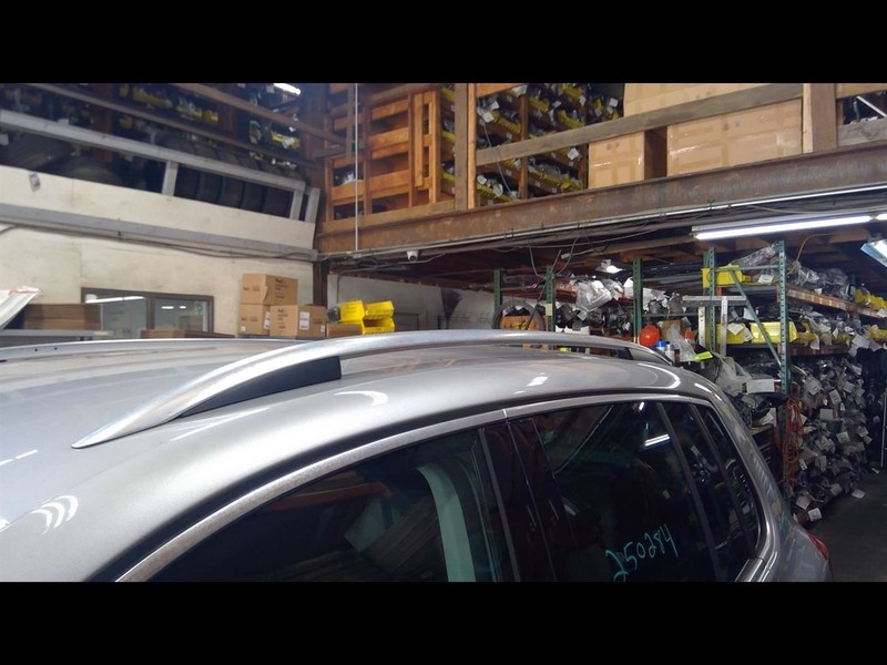 2009-2017 TIGUAN Left Luggage Rack 1632937