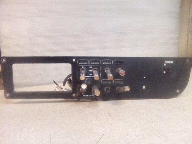 2005 Peterbilt 378 Dash Switch Panel 17-04241-4E00