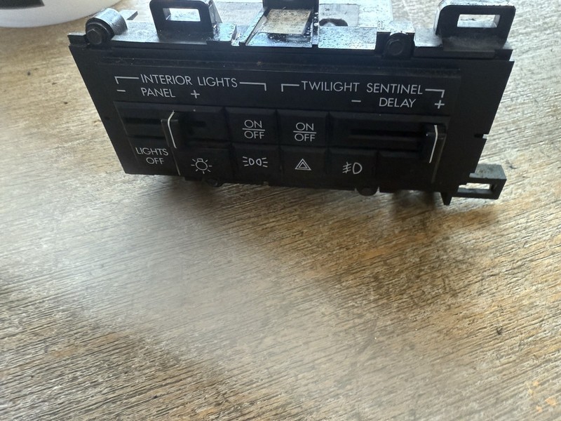 91-93 CADILLAC ALLANTE OEM INTERIOR SENTINEL TWILIGHT LIGHT LAMP SWITCH 16146486