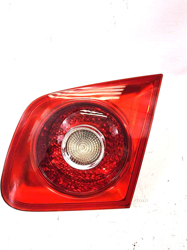 2005 Jetta LH Driver Side Inner Tail Light Assembly Light Scratches IK5945093J