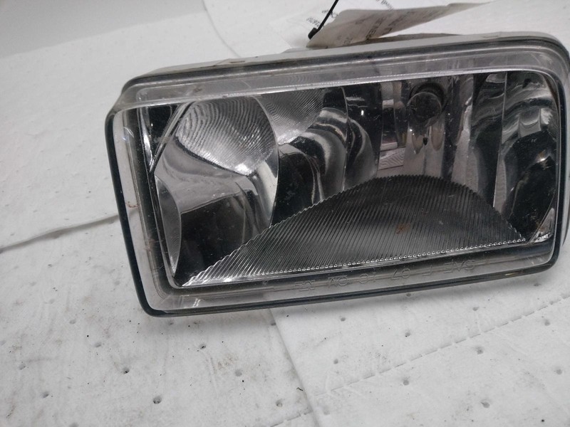 2013 Chevrolet Silverado 1500 Right Fog Light Assembly Black 613431 Used
