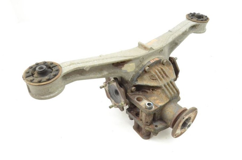 1990-1993 Mazda MX-5 Miata 1.6L VLSD Rear Differential Carrier Assembly