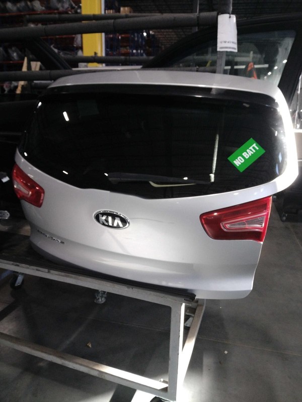Used Deck Lid fits: 2013 Kia Sportage w/spoiler w/rear view camera Grade B