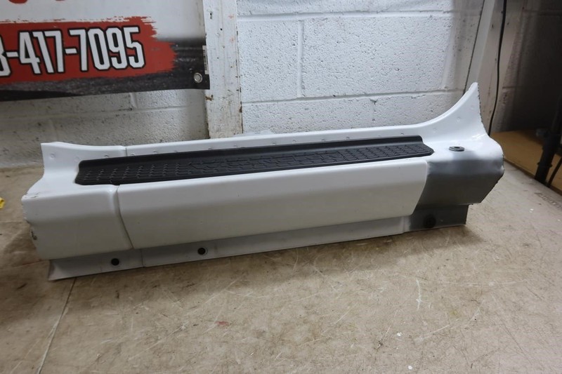 2018-2023 Jeep Wrangler JL OEM Front Right Passenger Rocker Panel Cut Piece