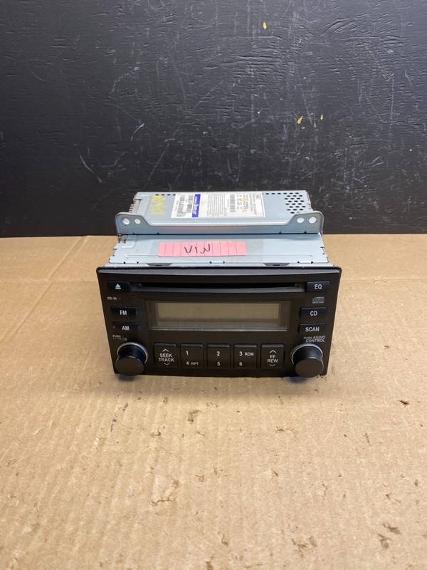 2007 - 2009 Kia Sedona Entourage Radio Stereo Receiver AM FM CD Player AB9501 DG