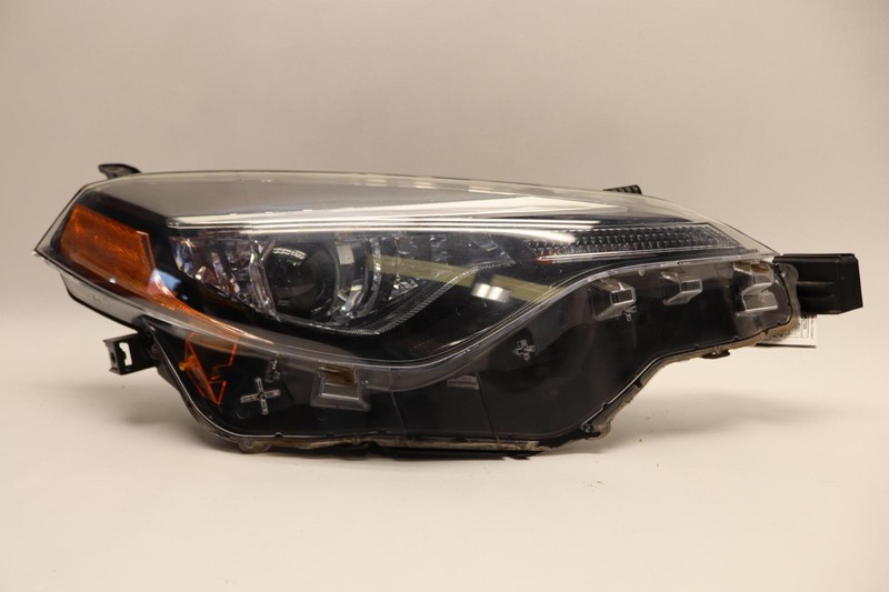 2017-2019 TOYOTA COROLLA SEDAN RIGHT PASSENGER HEADLIGHT MULTIPLE LED LAMP OEM