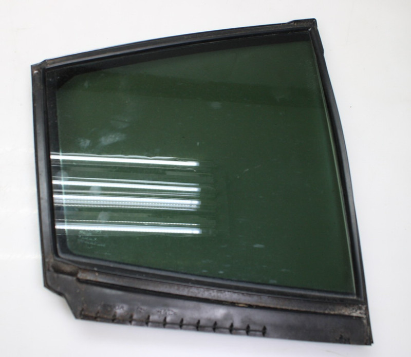 2020-2023 SUBARU LEGACY REAR PASSENGERBACK DOOR VENT GLASS OEM 62012AN20A RR