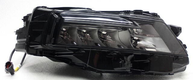 OEM Nissan Rogue S Right Passenger Side Headlamp 26010-6RR6A Bottom Tab Missing