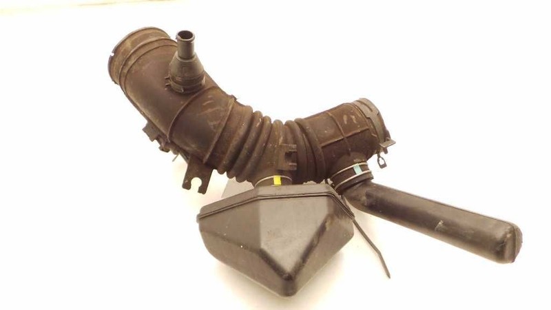 02 03 04 05 06 TOYOTA CAMRY AIR CLEANER RESONATOR TUBE ASSEMBLY