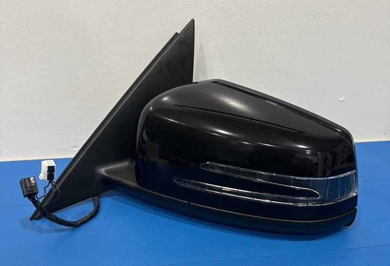 2048108793 | 12 - 14 Mercedes C300 Sedan Left Door Mirror W/O Auto Fold W/Memory