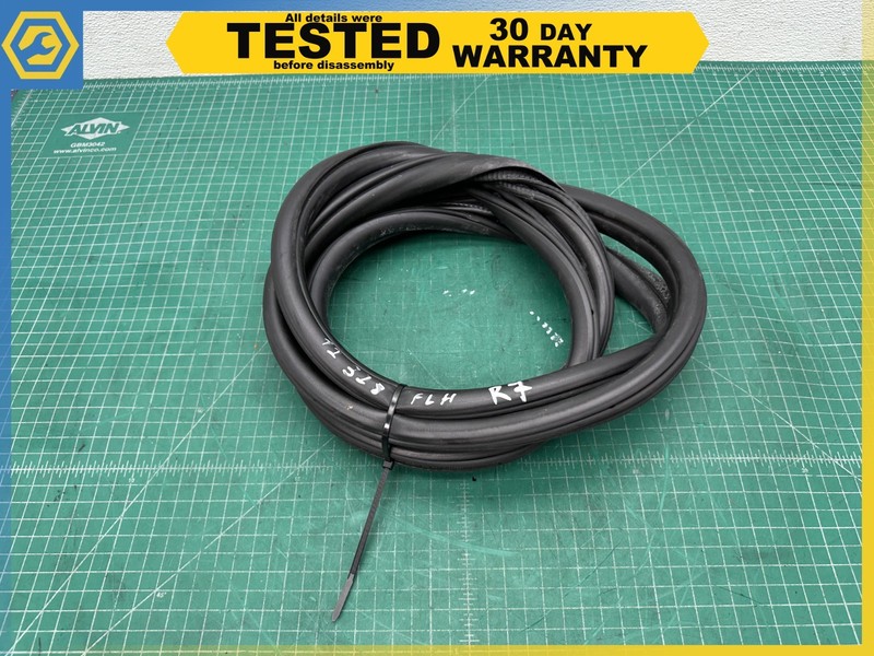 12-19 BMW F30 F80 F31 FRONT LEFT DRIVER SIDE DOOR BODY WEATHERSTRIP SEAL OEM