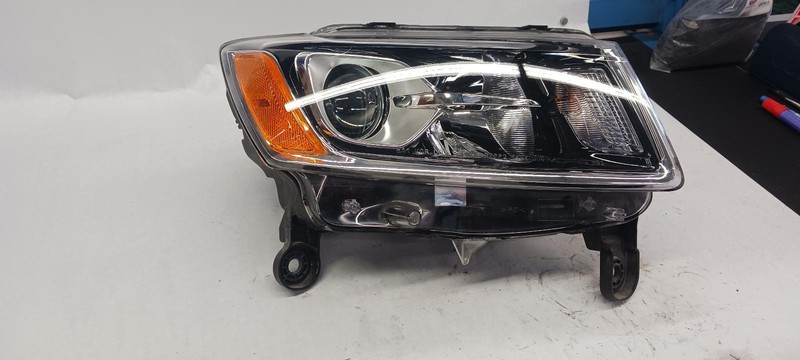 14-'16 JEEP GRAND CHEROKEE passenger headlight Headlamp halogen OEM