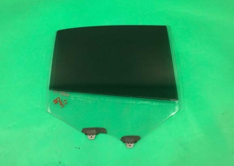 97-05 CENTURY PASSENGER RIGHT REAR WINDOW DOOR GLASS OEM 3684-17