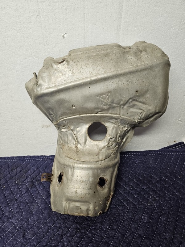 FORD OEM Exhaust Manifold-Heat Shield Transit Connect