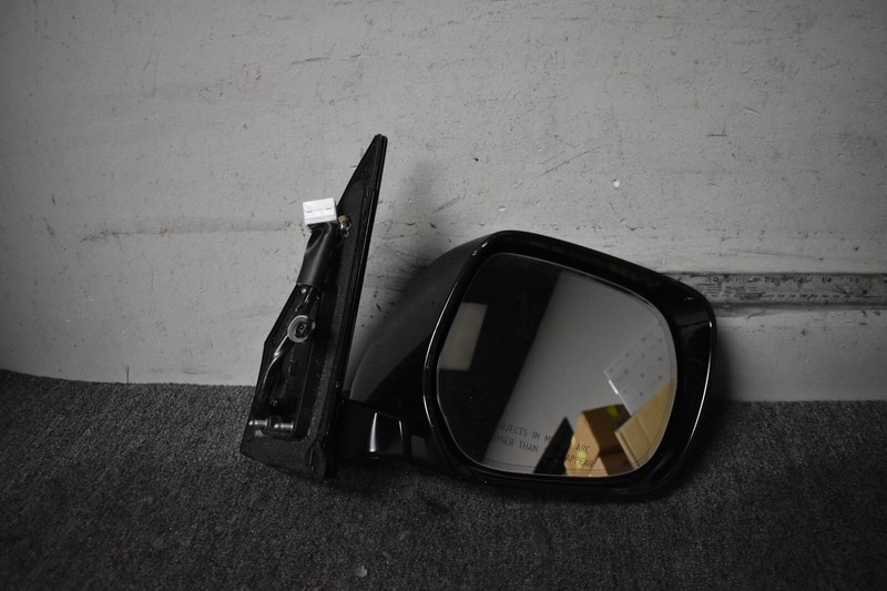 TOYOTA SIDE MIRROR RIGHT SIDE FACTORY OEM